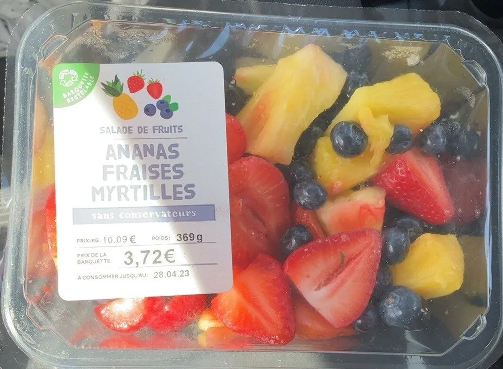 salade de fruits ananas fraise myrtilles