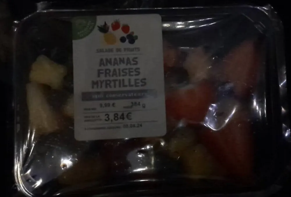 Salade de fruits Ananas Fraises Myrtilles