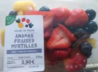 Salade de fruits Ananas, fraises, myrtilles