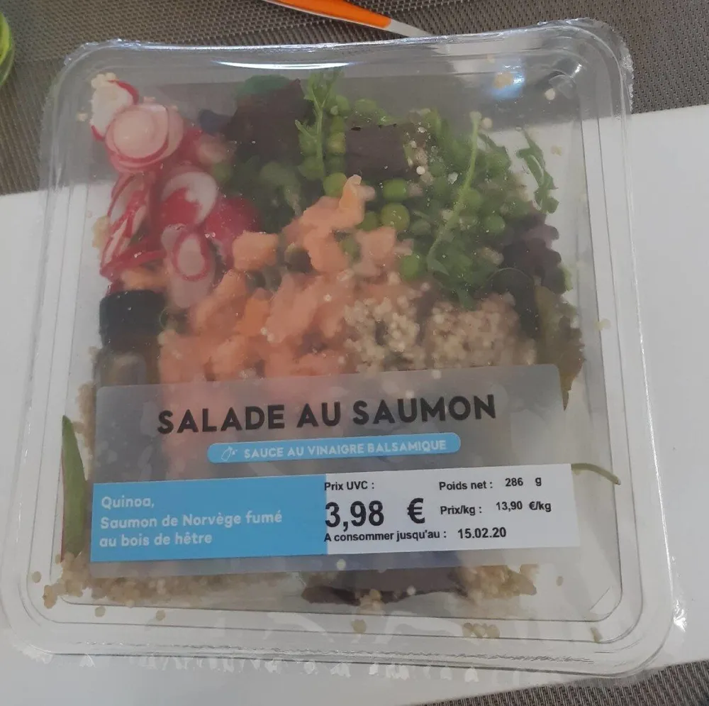 Salade au saumon sauce au vinaigre balsamique