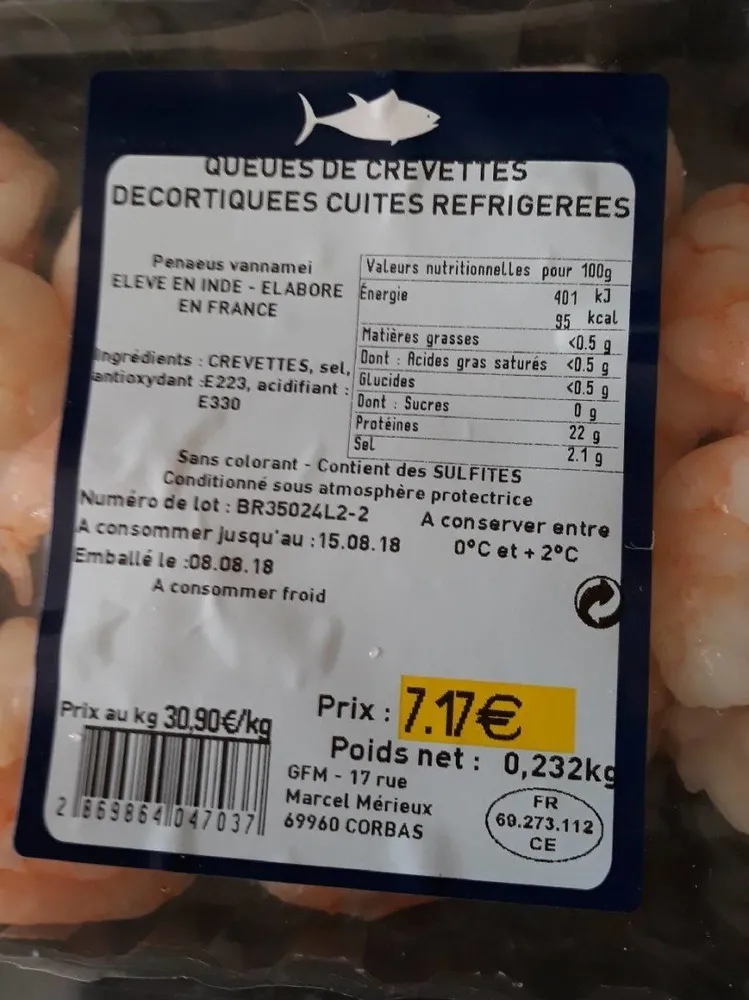 Queues de crevettes décortiquées cuites