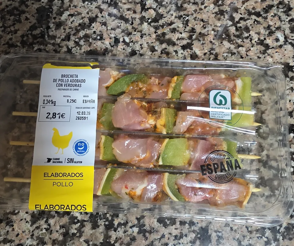 BROCHETA DE POLLO ADOBADO CON VERDURAS