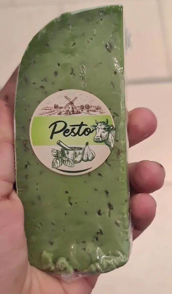 Queso con pesto