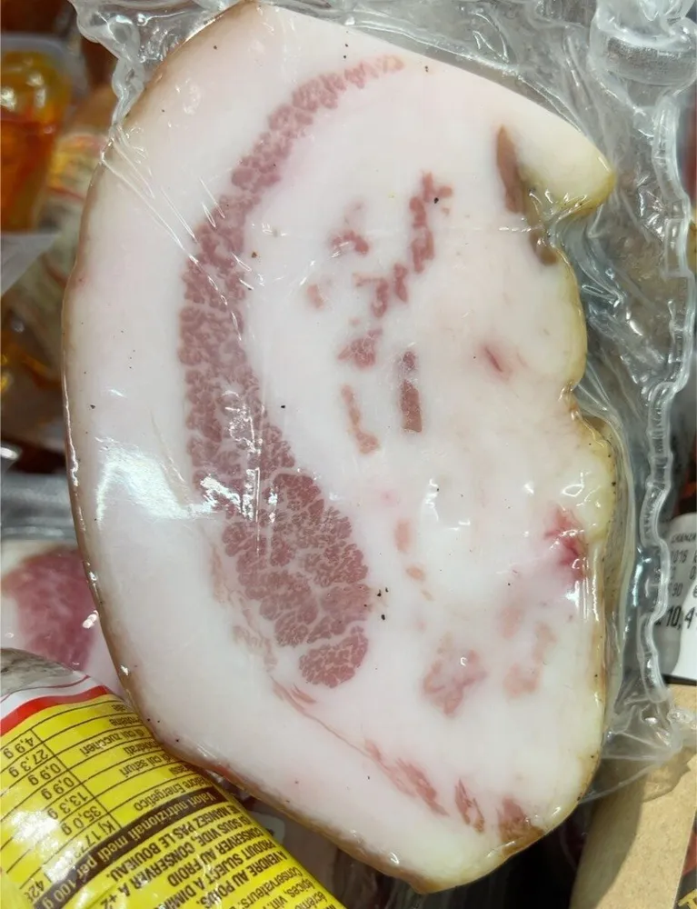 Guanciale stagionato a trancio
