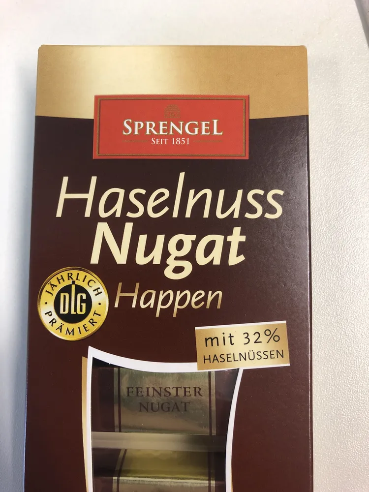 Haselnuss-Nugat Happen