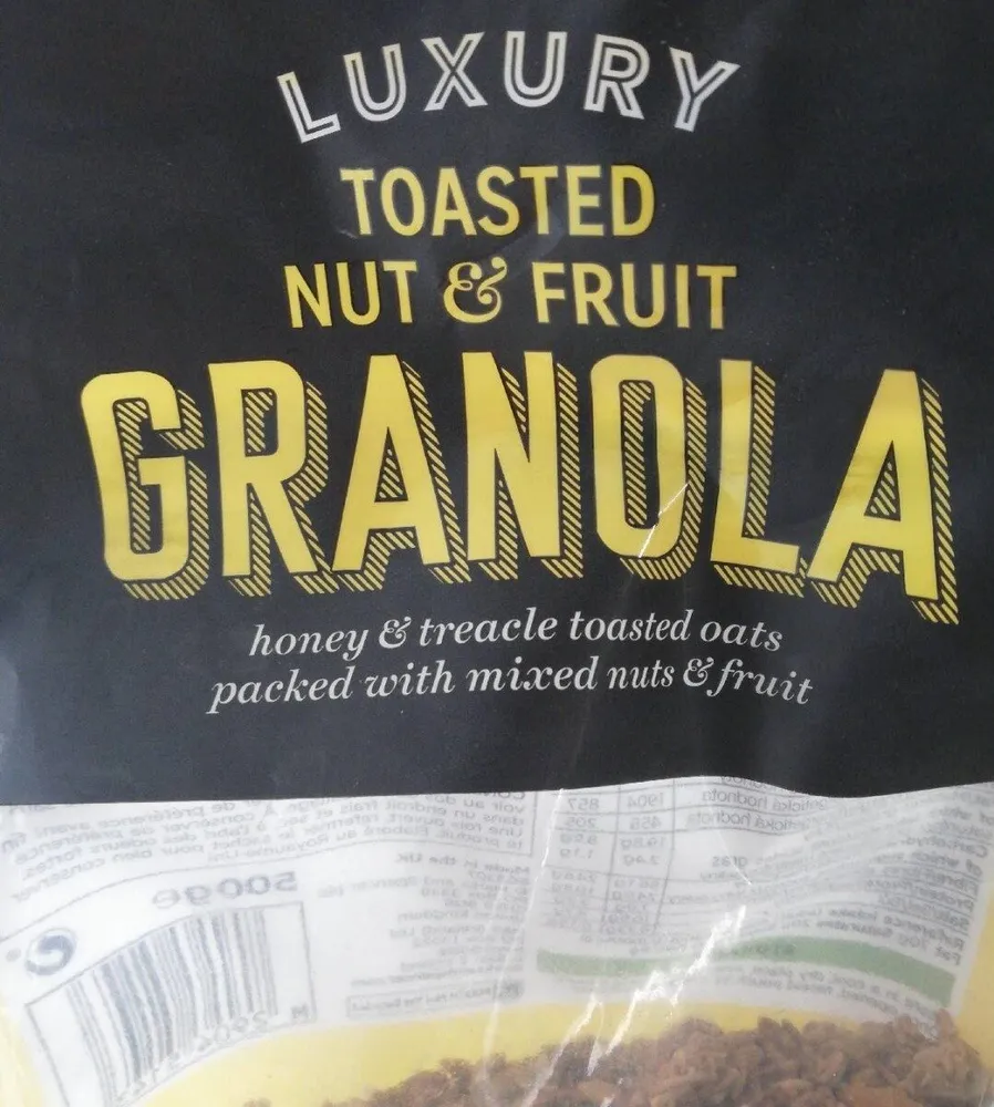 Luxury toasted nut&fruit granola