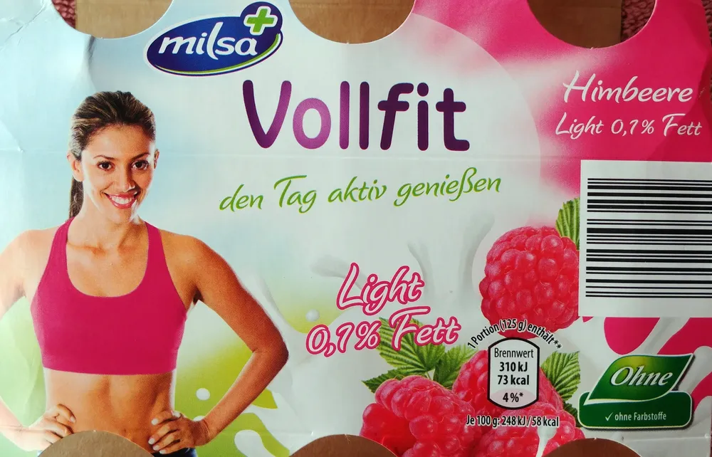 Milchmischerzeugnis mit 0,1 % Fett im Milch- anteil mit Himbeermark und Himbeersaft aus Himbeersaftkonzentrat, mit Vitamin B6 und Vitamin D.