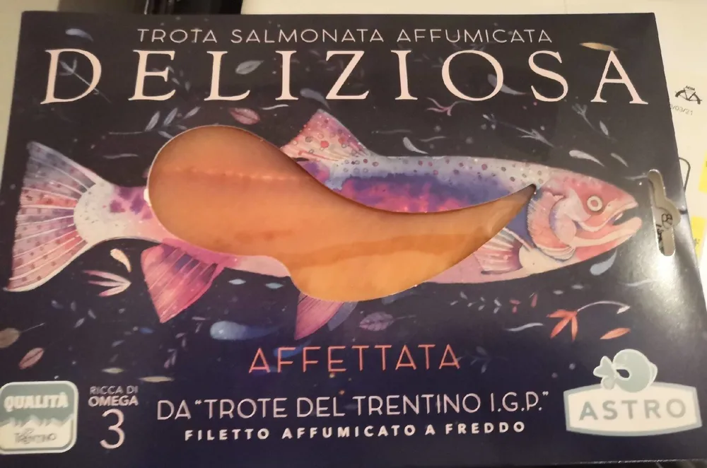 Trota salmonata affumicata deliziosa