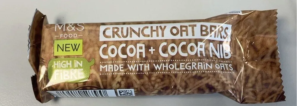 M&S crunchy oat bars Coacoa & cocoa nib