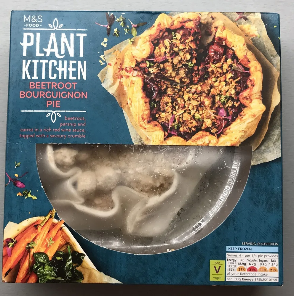 Beetroot bourginuignon pie