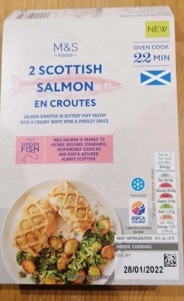 2 Scottish salmon en croutes