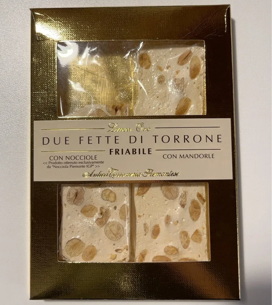 Due fette di torrone friabile