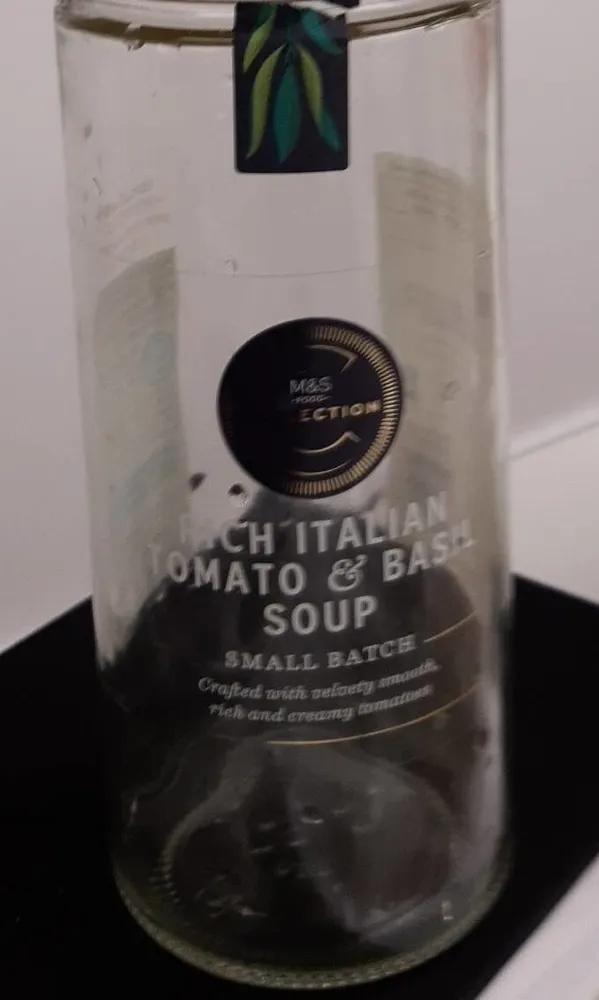 Rich Italian Tomato and Basil Soup