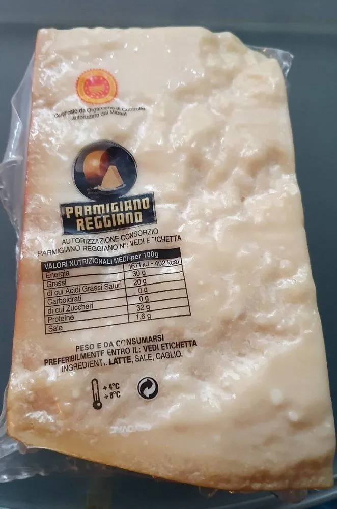 Formaggio parmigiano reggiano DOP stagionato oltre 24 mesi