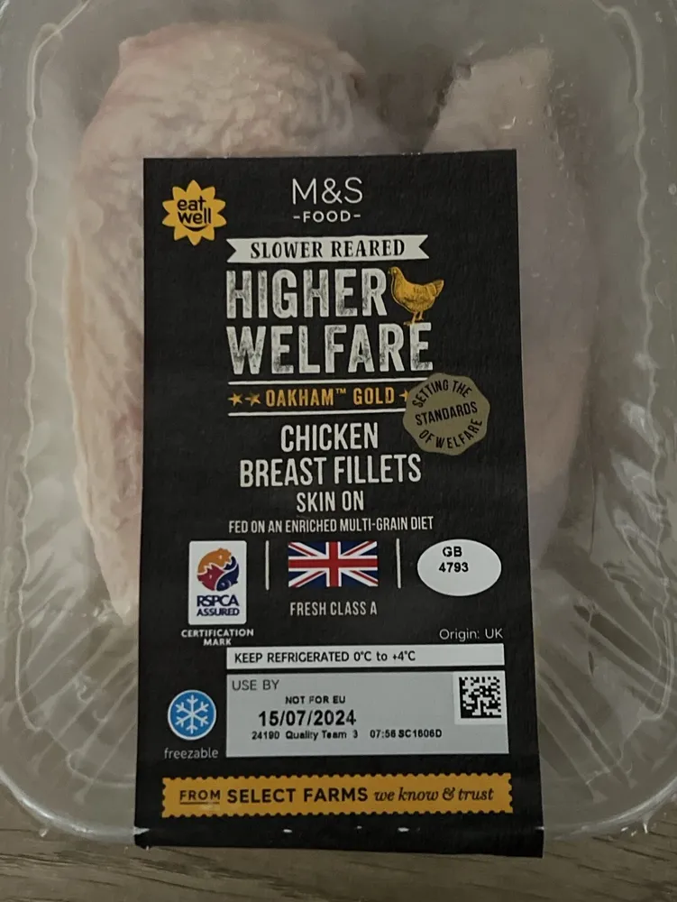Higher Welfare Oakham Gold Chicken Breast Fillets Skin On