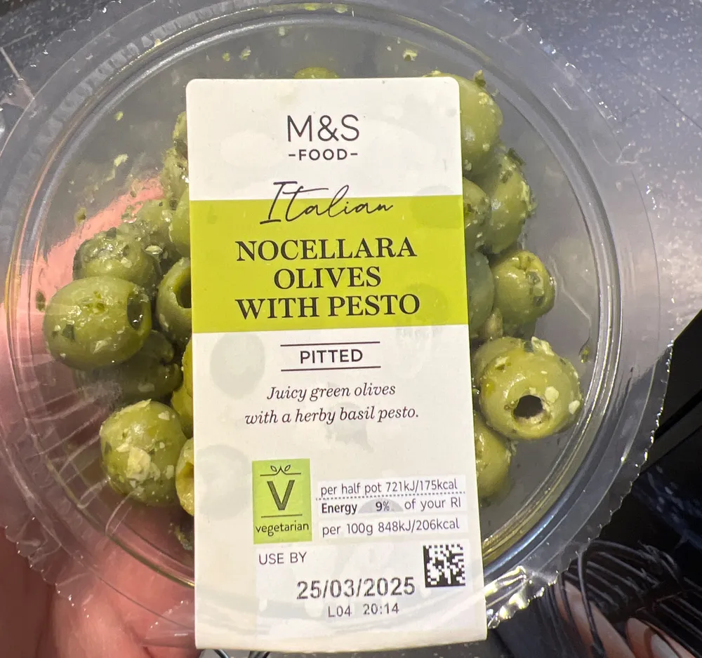 Novellas Olives With Pesto