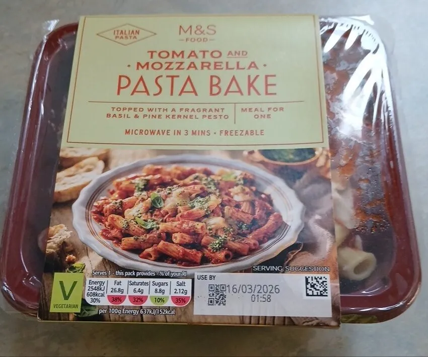 Tomato and Mozzarella Pasta Bake