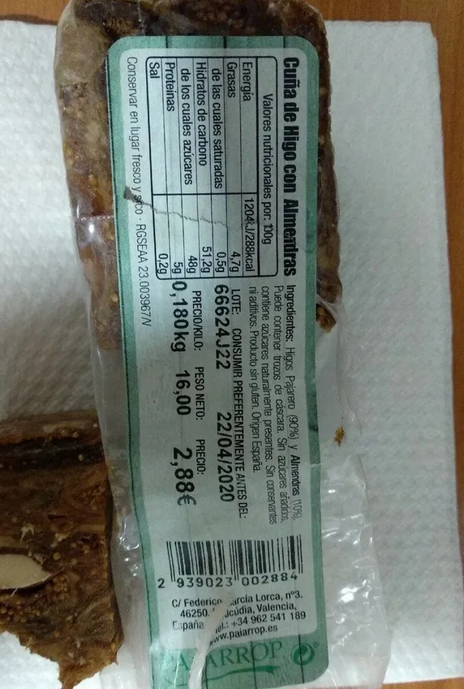 Higo con almendras