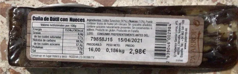 Cuña de dátil con nueces