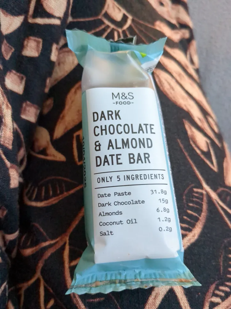 DARK CHOCOLATE & ALMOND DATE BAR