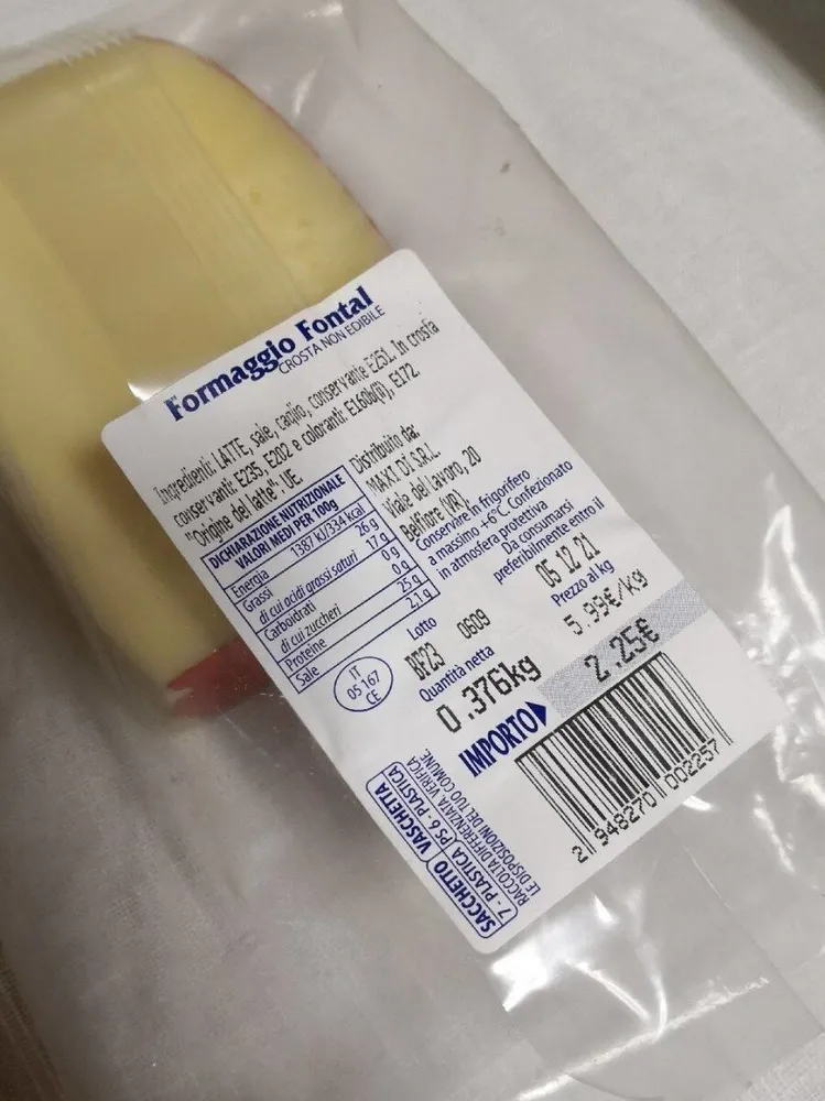 Formaggio Fontal  Crosta non edibile