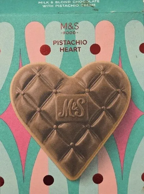 M&S -FOOD- PISTACHIO HEART M&S 14331
