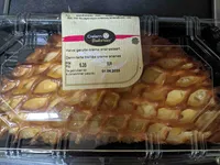 Halve geruite crème ananastaart