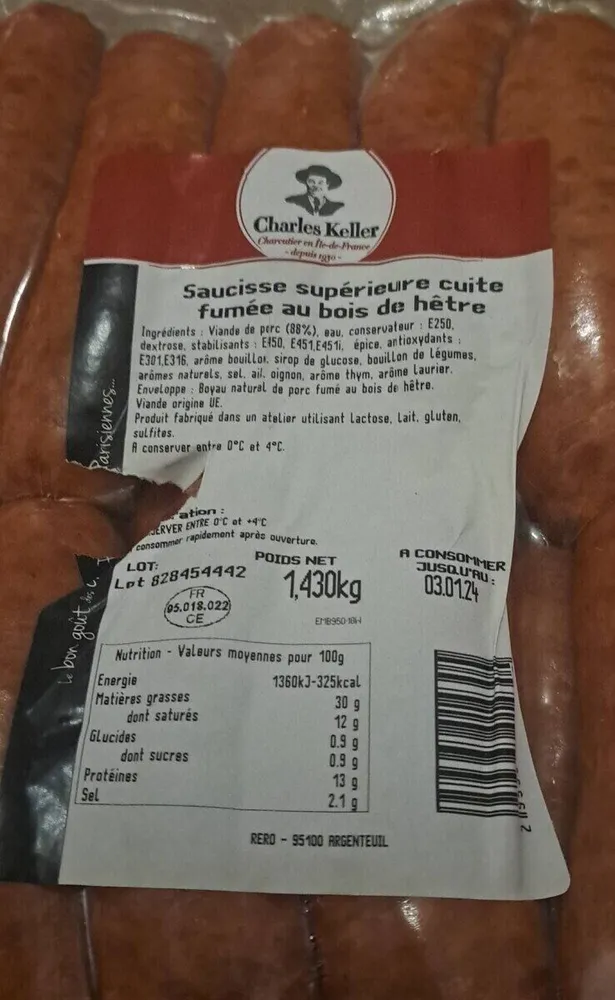 Saucisses supérieur cuite fumée au bois de hêtre