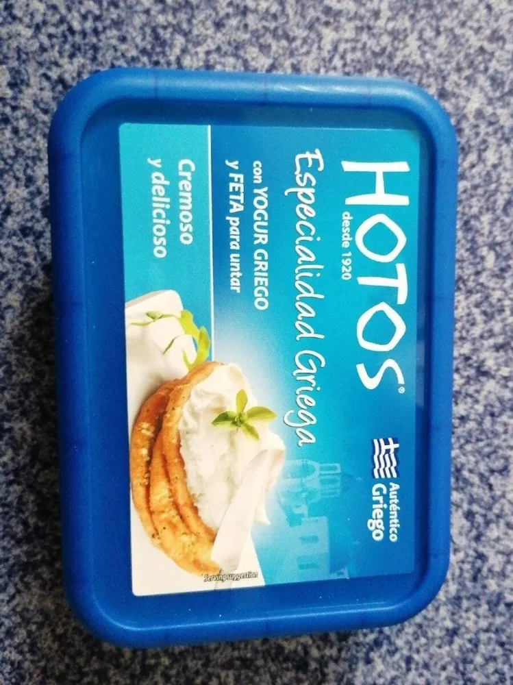 Especialidad con yogur griegy feta para untar