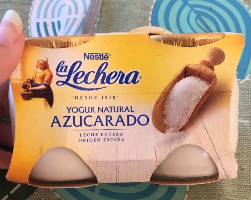 Yogur natural azucarado