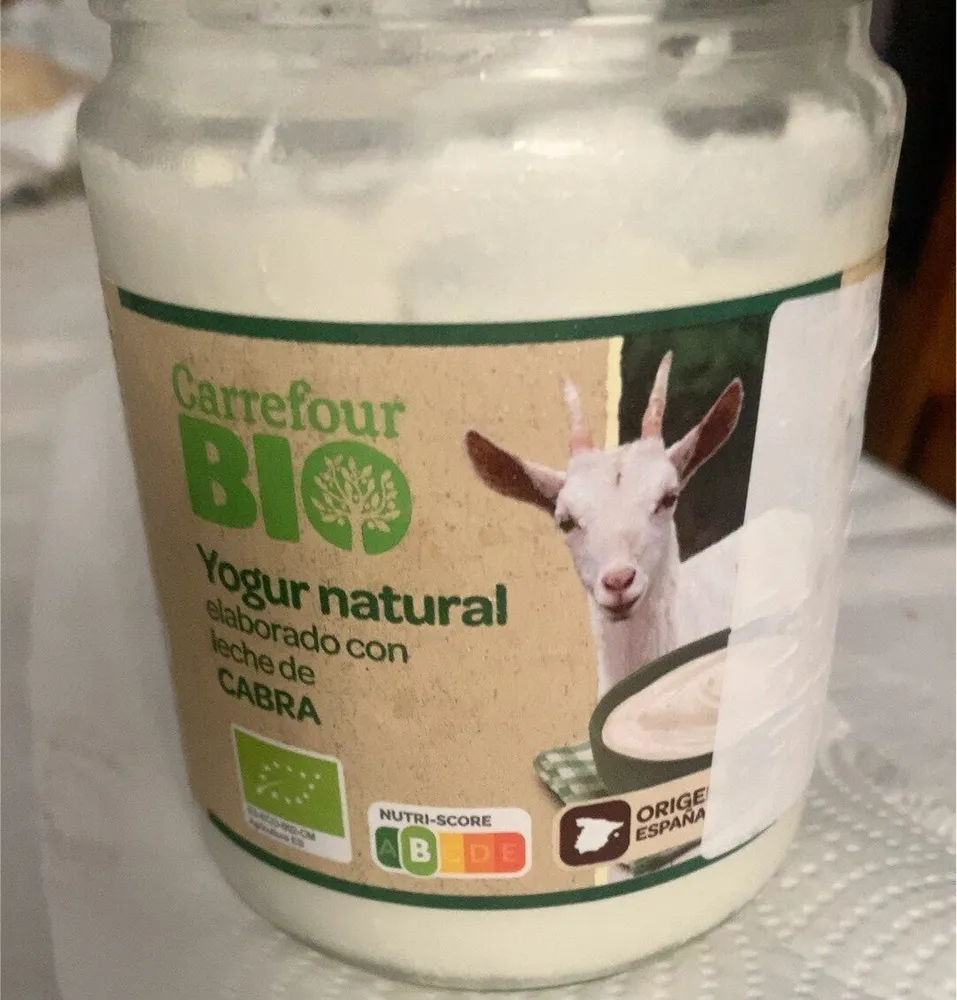 Yogur natural elaborado con lleche de cabra