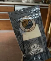 Brânză maturată semi tare