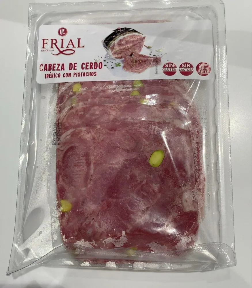 Cabeza de cerdo ibérico con pistachos