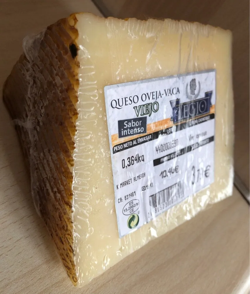 Queso oveja y vaca viejo