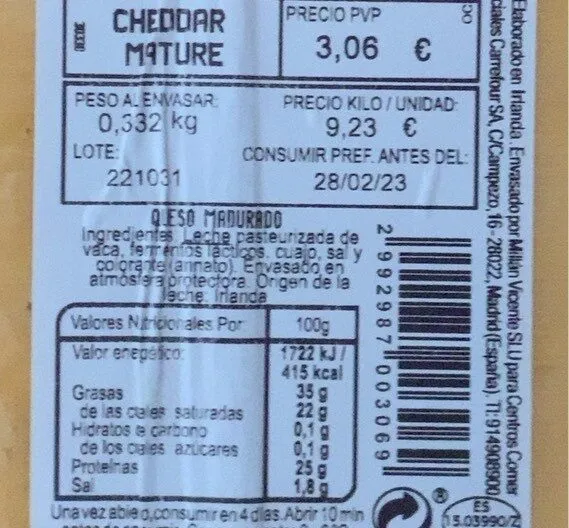 Queso cheddar mature