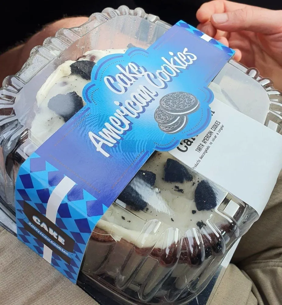 Cake American cookies