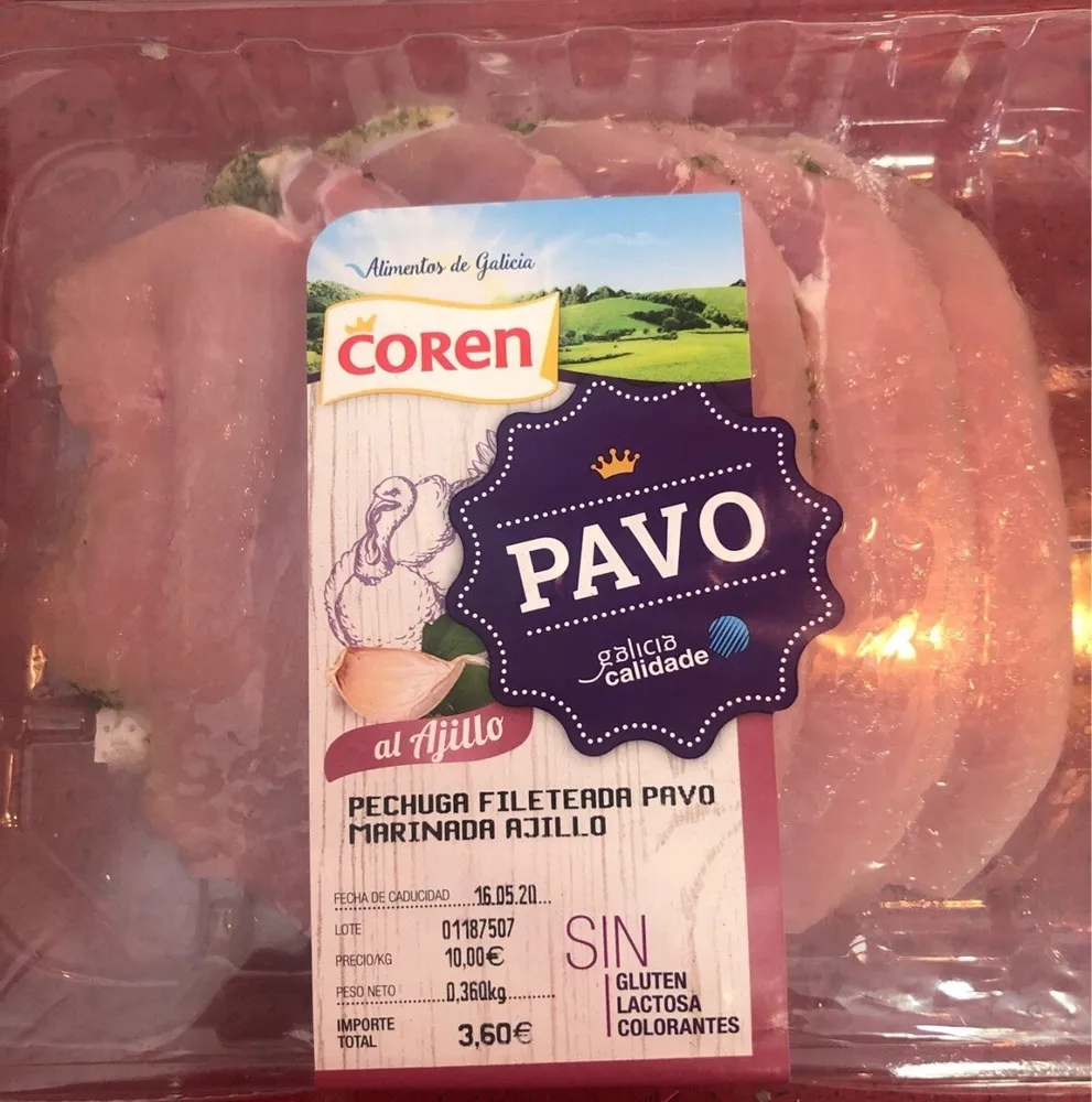 Pechuga fileteada de pavo marinada ajillo