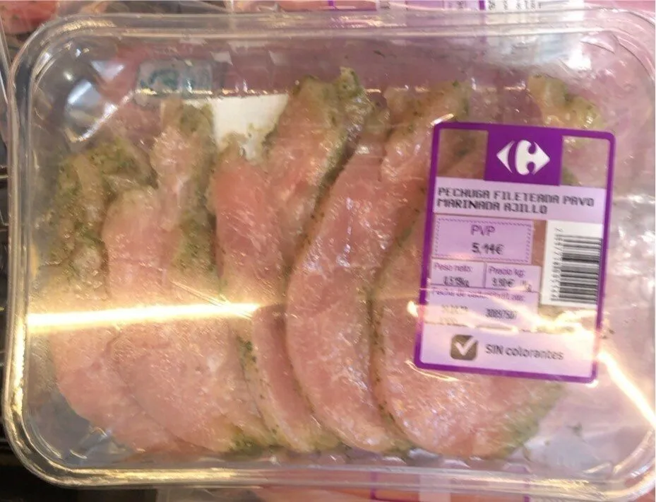 Pechuga fileteada pavo marinada ajillo
