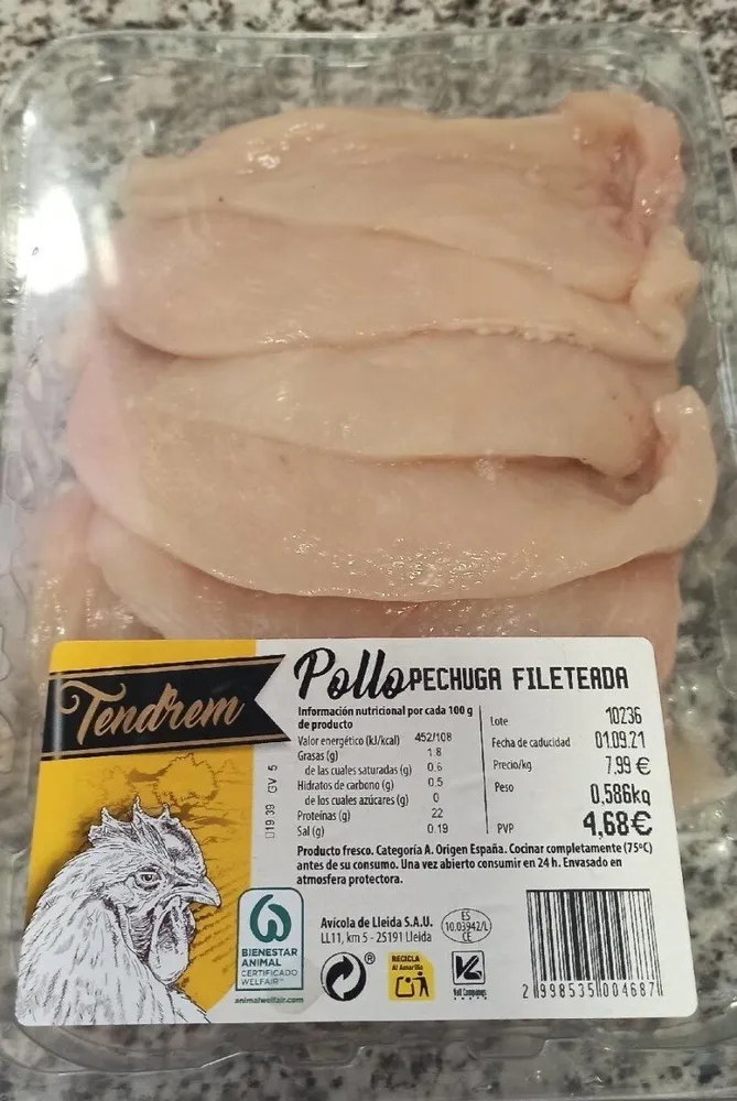 Pollo pechuga fileteada