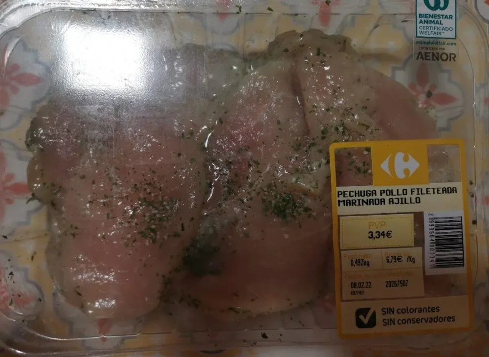 Pechuga pollo fileteado marinada ajillo