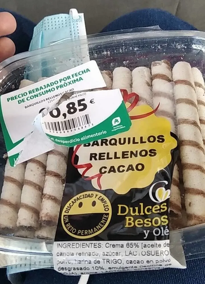 Barquillos rellenos de cacao