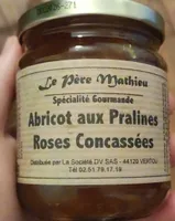 Abricot aux pralines roses concassées