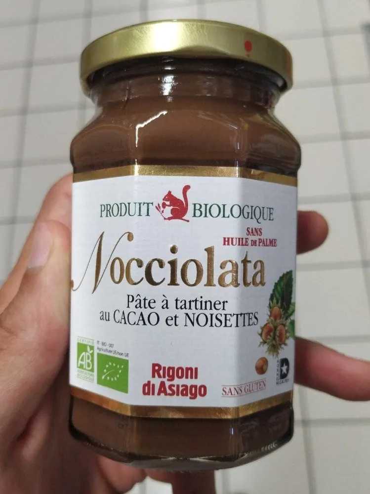 Pâte à tartiner au cacao et noisettes