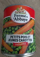 Petits pois et jeunes carottes très fins