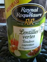 Lentilles vertes tendres carottes et oignons cuisinés