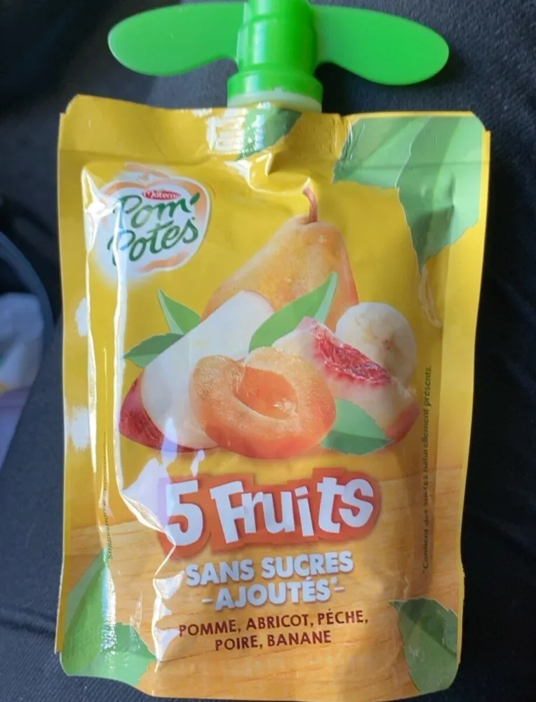 Gourde 5 fruits (pomme, abricot, pêche, poire, banane)