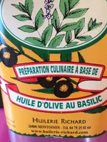 Huile d'olive au basilic