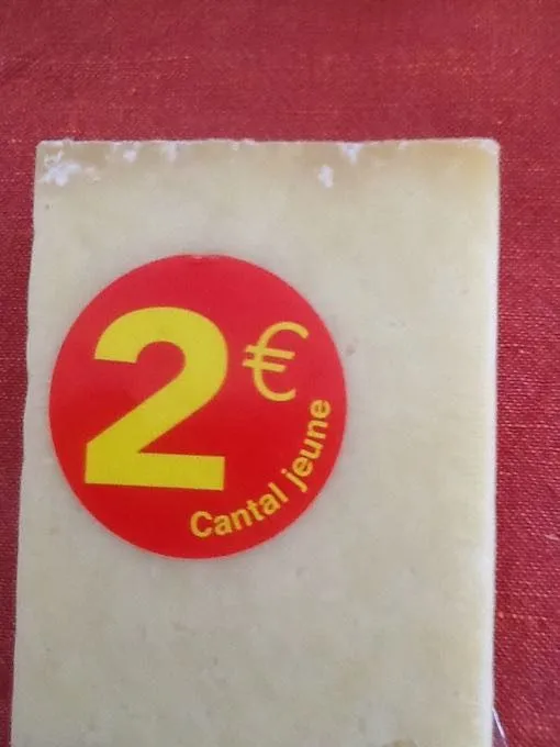 Cantal Jeune Au Lait De Vache Pasteurisé