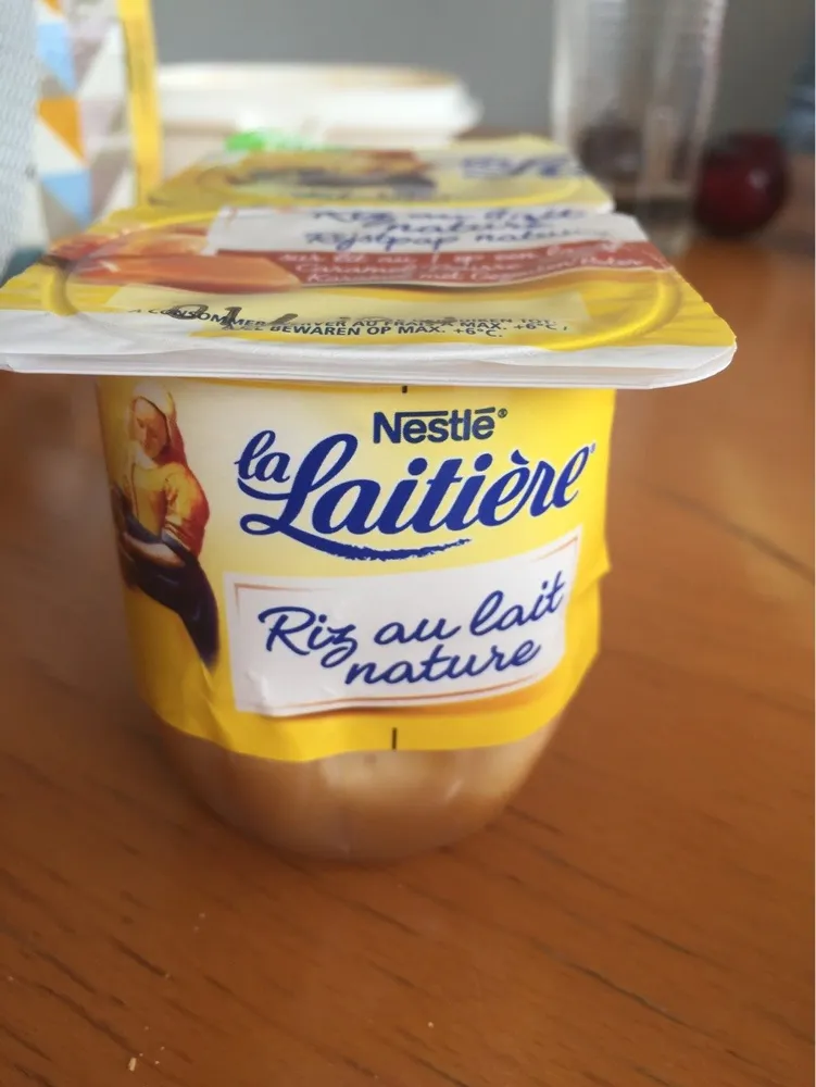 Riz au lait nature sur lit au caramel beurre salé