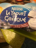 Le Yaourt à la Grecque sur Lit de Myrtilles